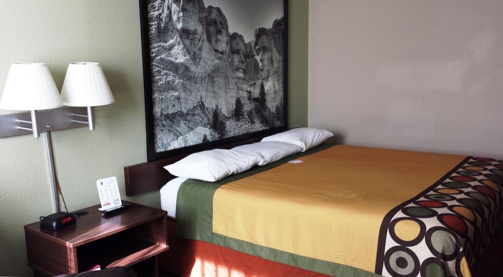 Super 8 By Wyndham Sioux Falls Near Convention Center 部屋 写真