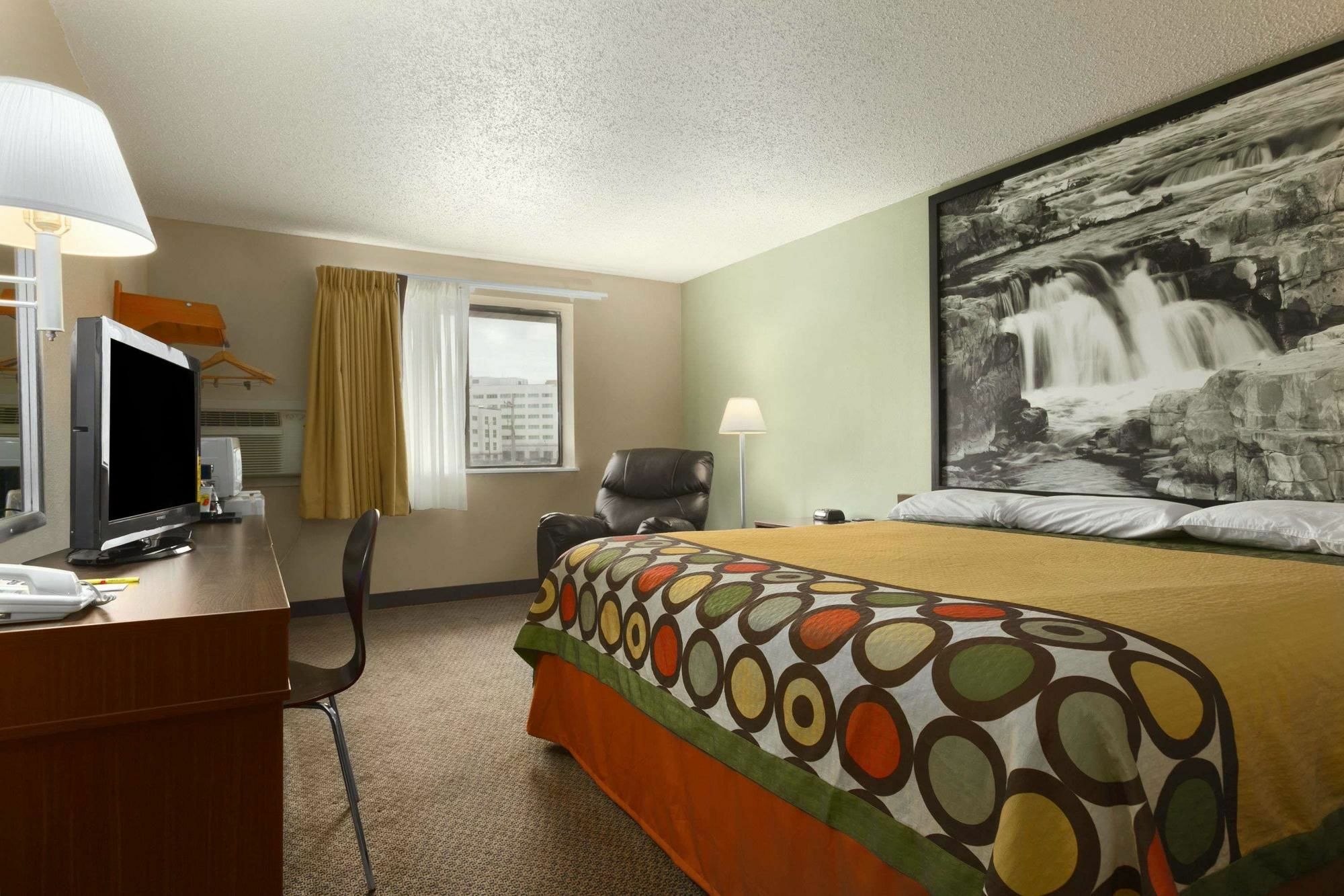 Super 8 By Wyndham Sioux Falls Near Convention Center エクステリア 写真