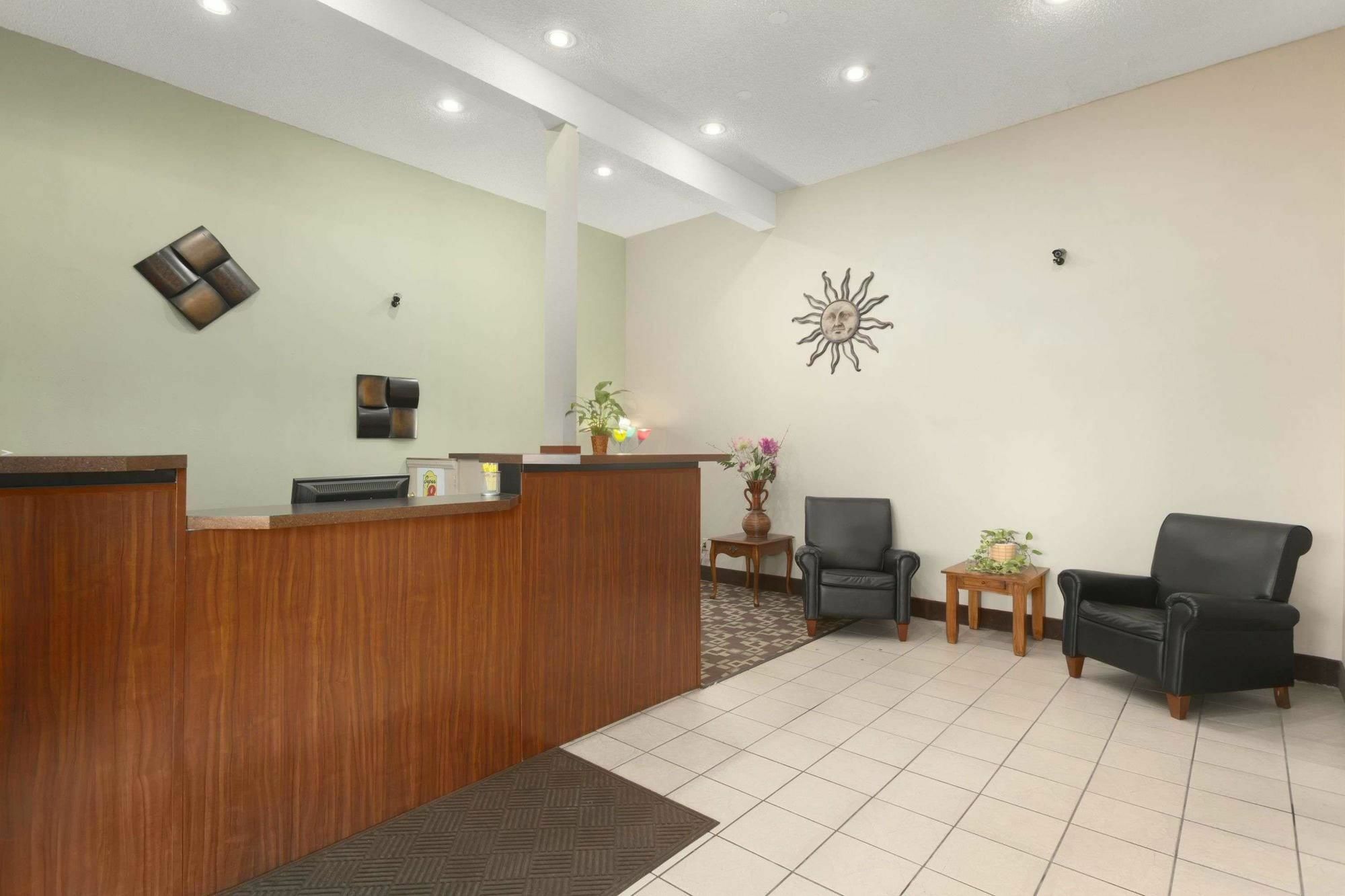 Super 8 By Wyndham Sioux Falls Near Convention Center エクステリア 写真